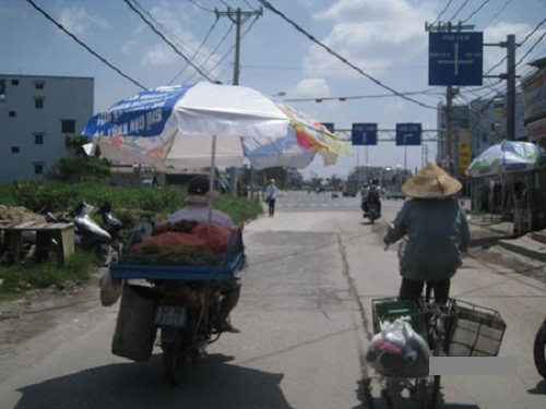 Muon kieu chong nong “doc, di” tren duong pho-Hinh-8